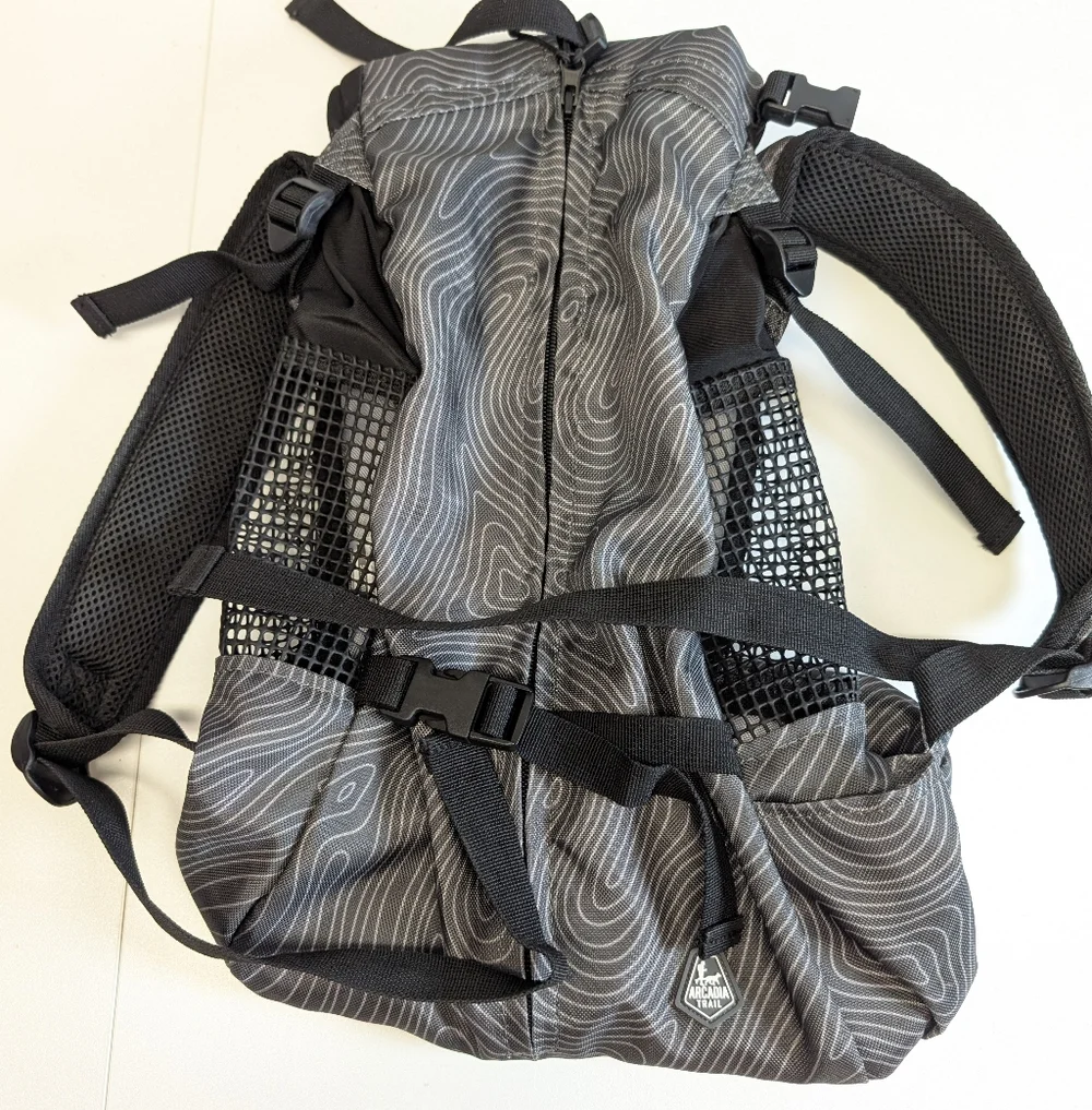 ACADIA TRAIL BACKPACK DOG CARRIER Size Medium EUC